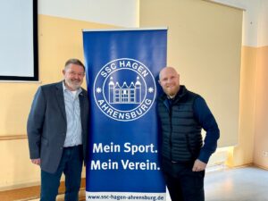 Günter Feigl, Vorsitzender des SSC Hagen, und Kassenwart Benny Klamt